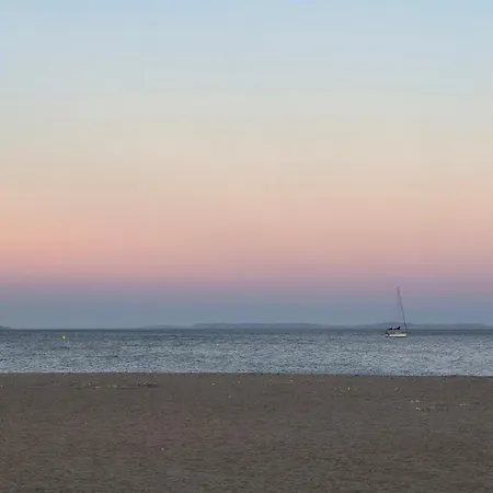T2 Neuf 4p, Clim, 250m Plage, Parking Prive Devant Le * הייר